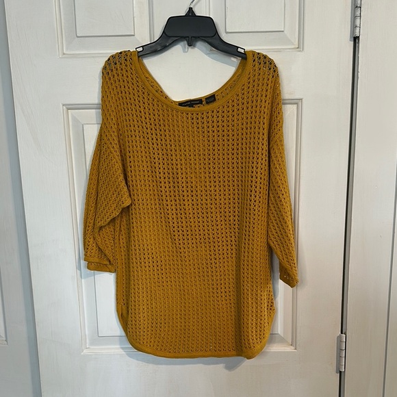 Jeanne Pierre Large mustard top - Picture 1 of 4